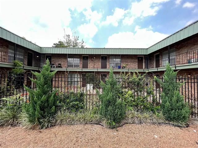 $1,045 | 425 Emerson Street, Unit 18, Houston, TX 77006