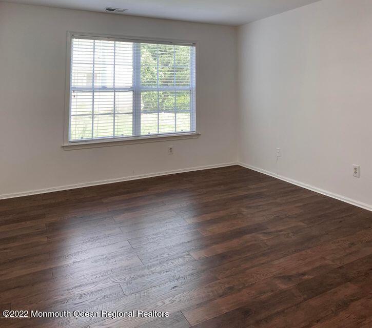 407 Hampton Court Manalapan, NJ 07726 - Photo 6 of 13 20201201235659711645000000-o