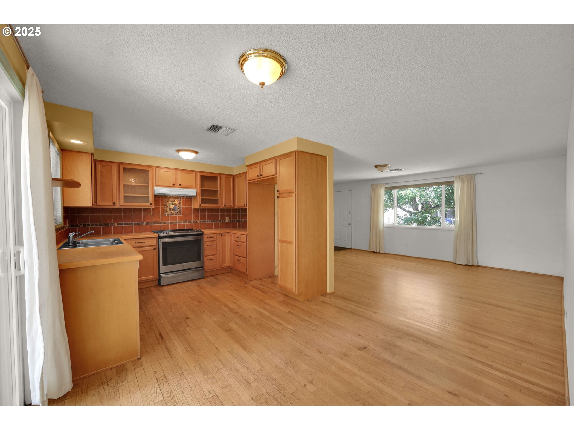 1613 Quaker Street Eugene, OR 97402 - Photo 12 of 46 Gallery Image 12