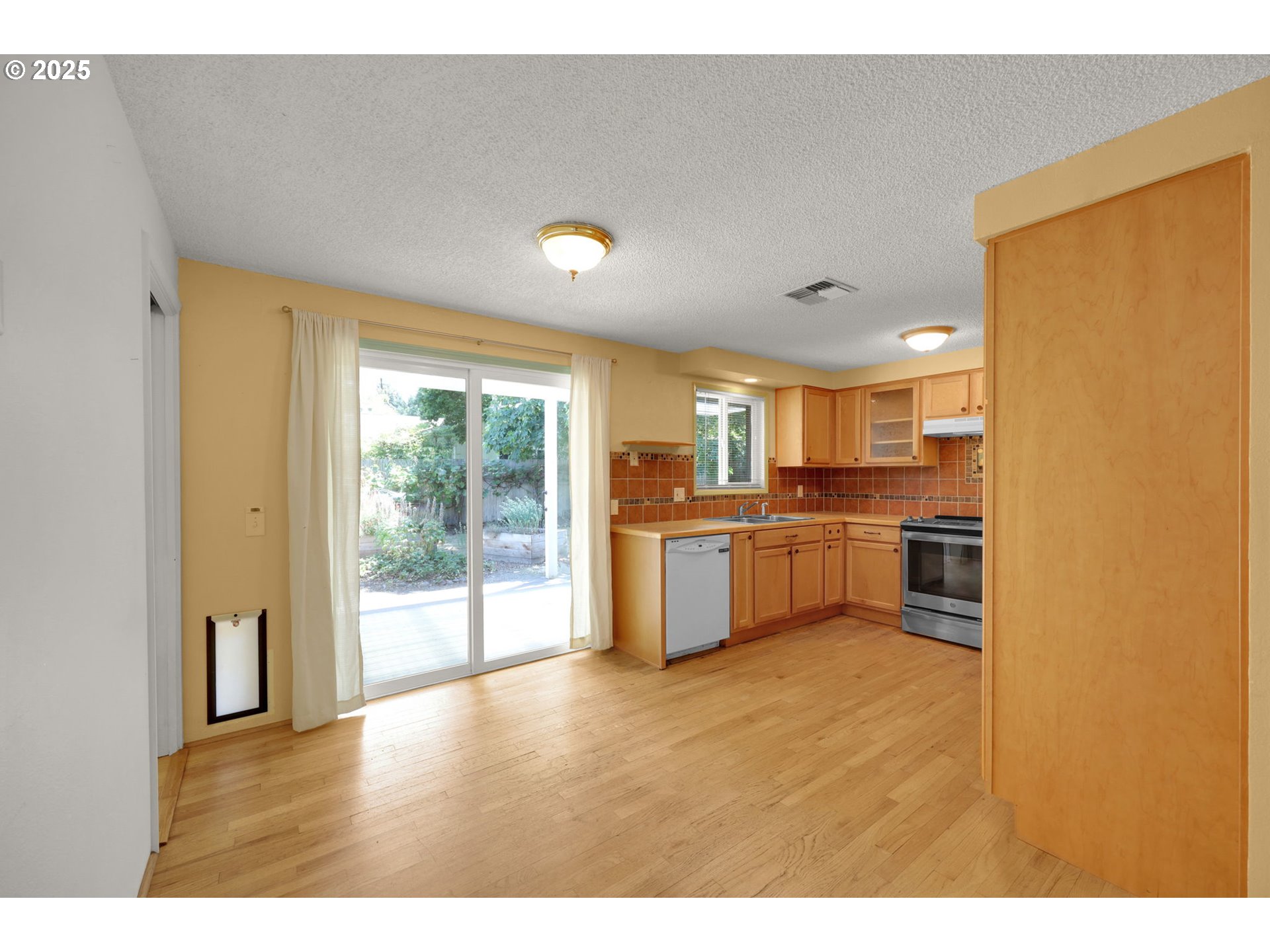 1613 Quaker Street Eugene, OR 97402 - Photo 14 of 46 Gallery Image 14