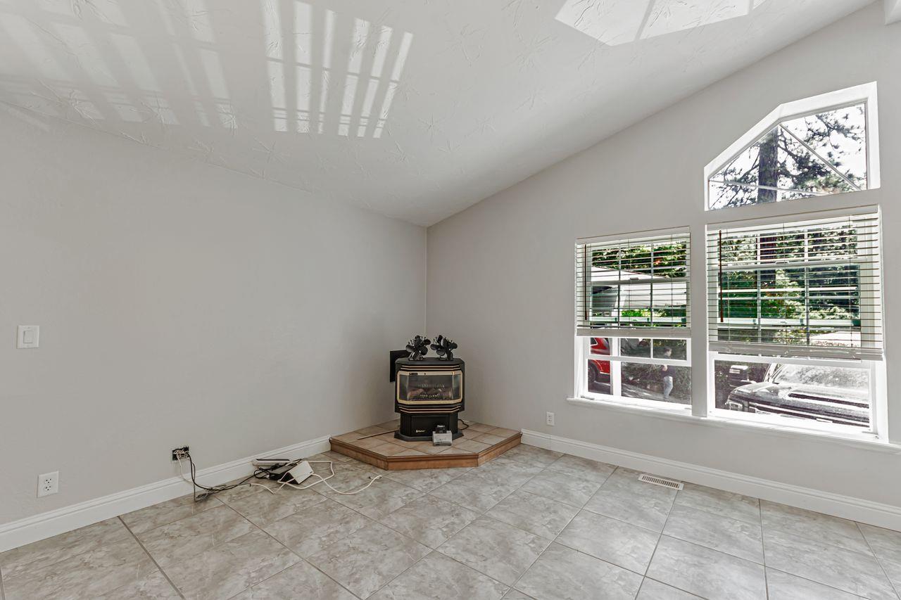 571 B Lane Applegate, CA 95703 - Photo 21 of 85