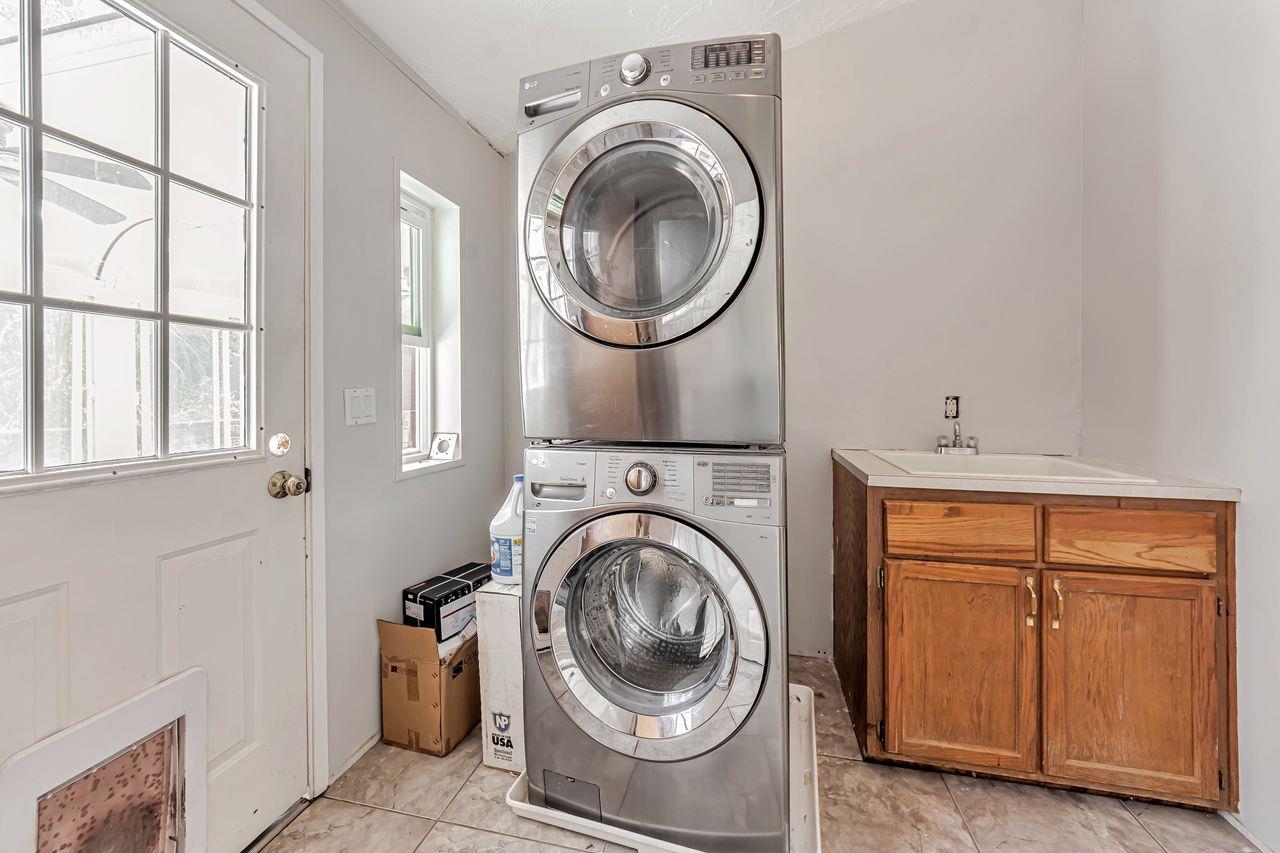 571 B Lane Applegate, CA 95703 - Photo 65 of 85 a utility room with dryer and washer