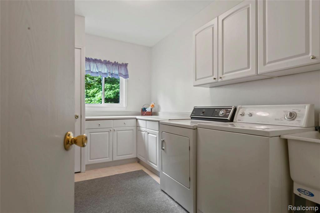 2974 Leyton Court Rochester Hills, MI 48306 - Photo 10 of 36