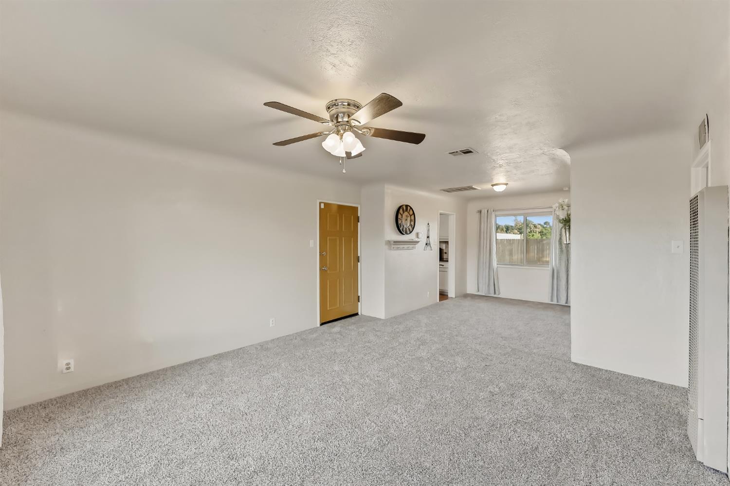 4730 East Richert Avenue Fresno, CA 93726 - Photo 6 of 26