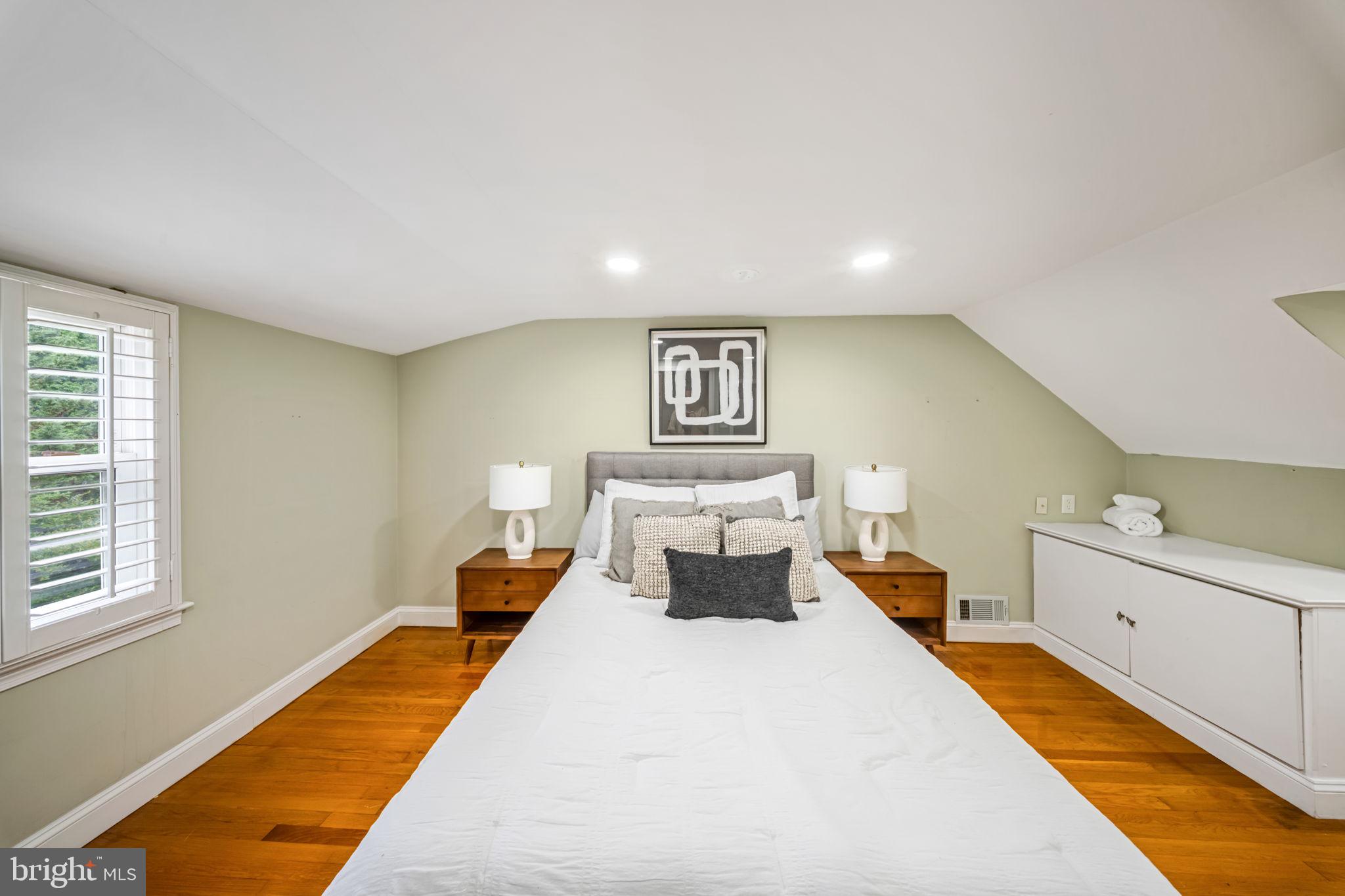 9920 Capitol View Avenue Silver Spring, MD 20910 - Photo 19 of 45