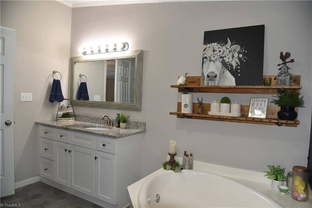 621 Southern Road King, NC 27021 - Photo 14 of 27