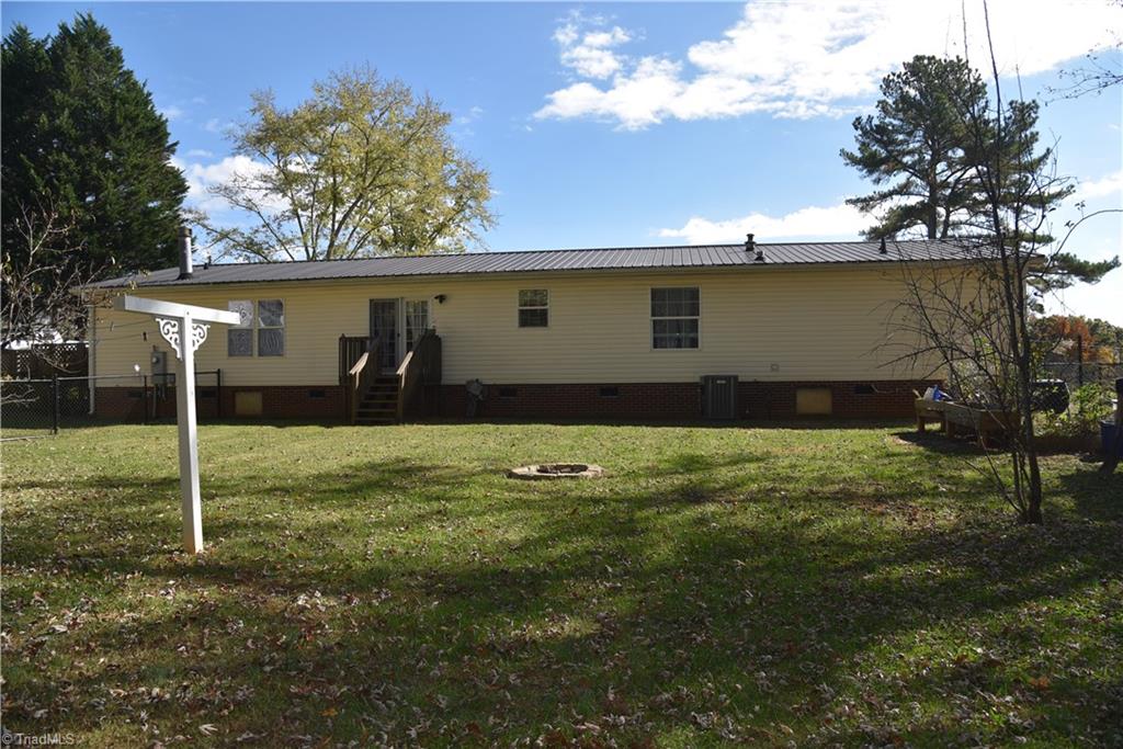 621 Southern Road King, NC 27021 - Photo 2 of 27