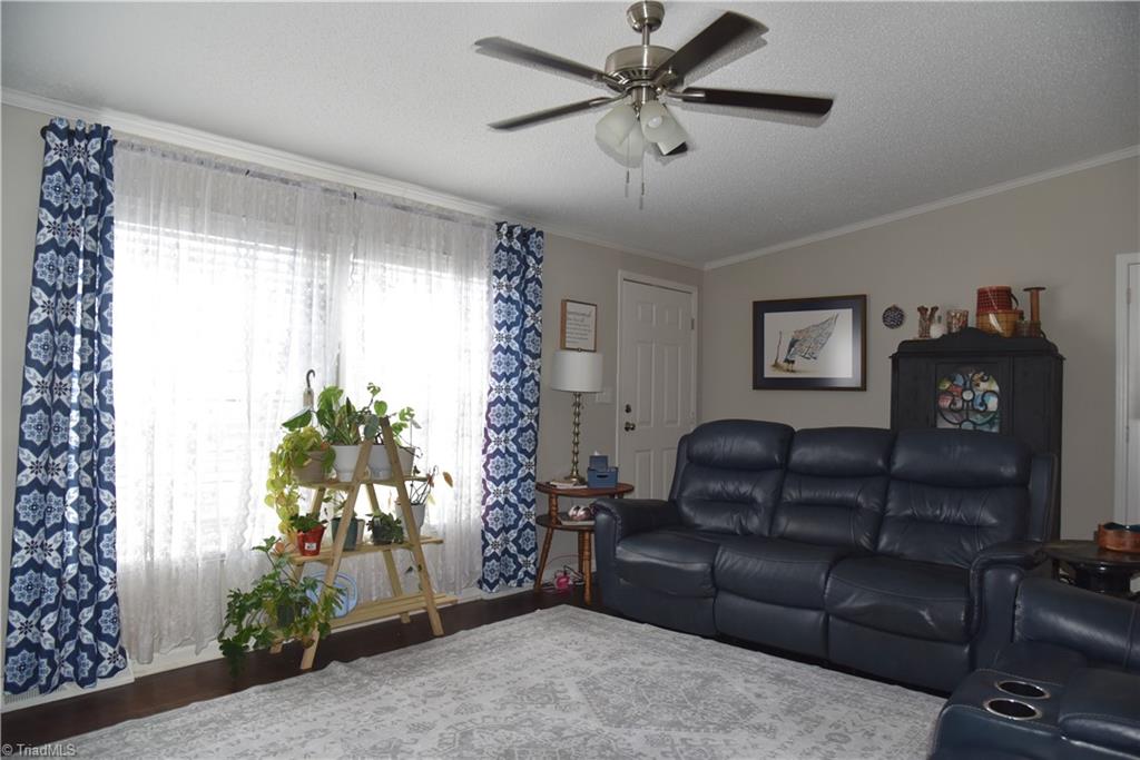 621 Southern Road King, NC 27021 - Photo 3 of 27
