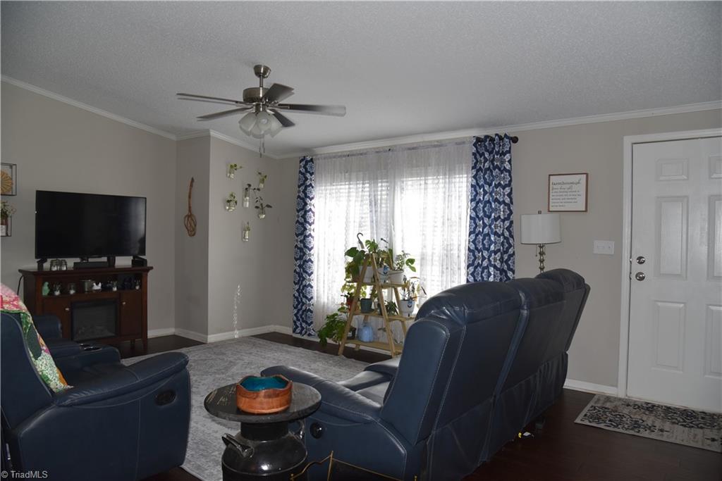 621 Southern Road King, NC 27021 - Photo 4 of 27