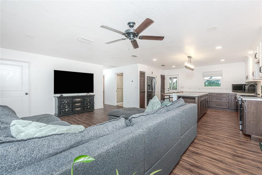 3129 Banyan Way Punta Gorda, FL 33950 - Photo 11 of 52