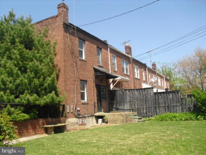 4001 Bareva Road Baltimore, MD 21215 - Photo 2 of 4 Back yard