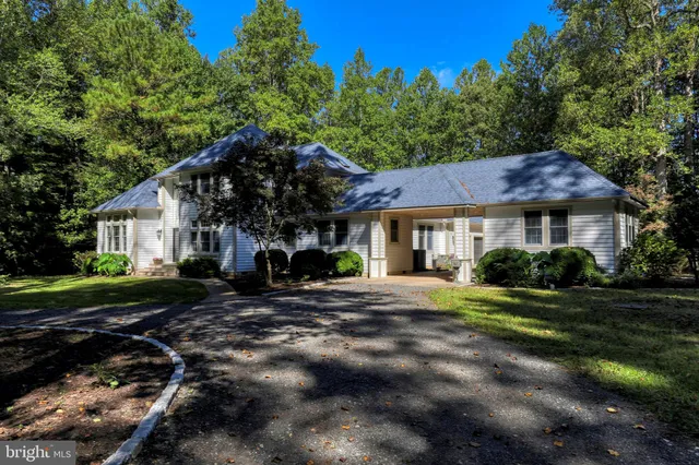 $960,000 | 29247 White Pine Lane, Milton, DE 19968