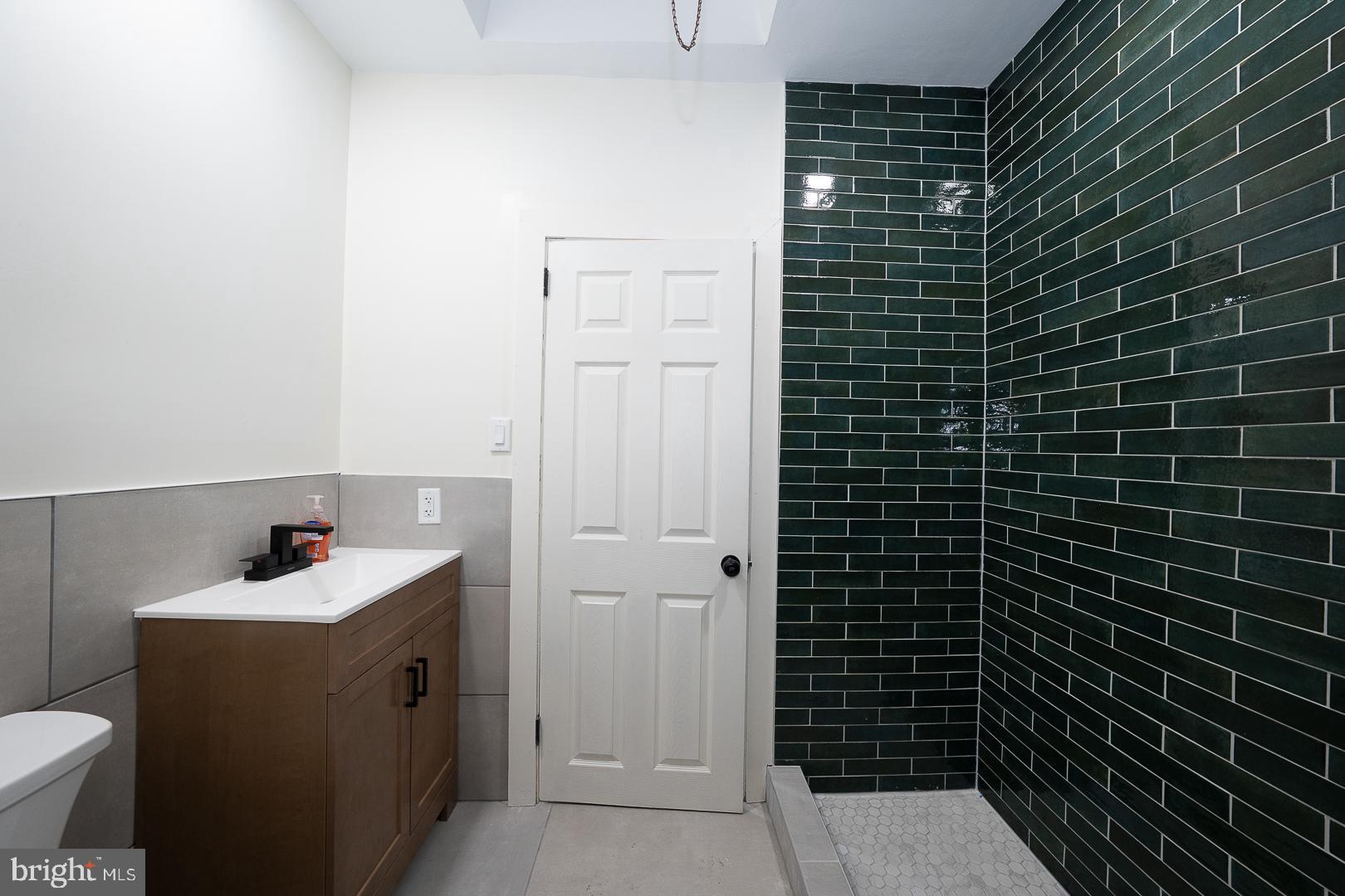 91 Lamport Road Upper Darby, PA 19082 - Photo 25 of 44