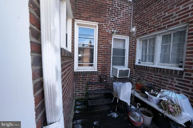 $239,900 | 91 Lamport Road, Upper Darby, PA 19082