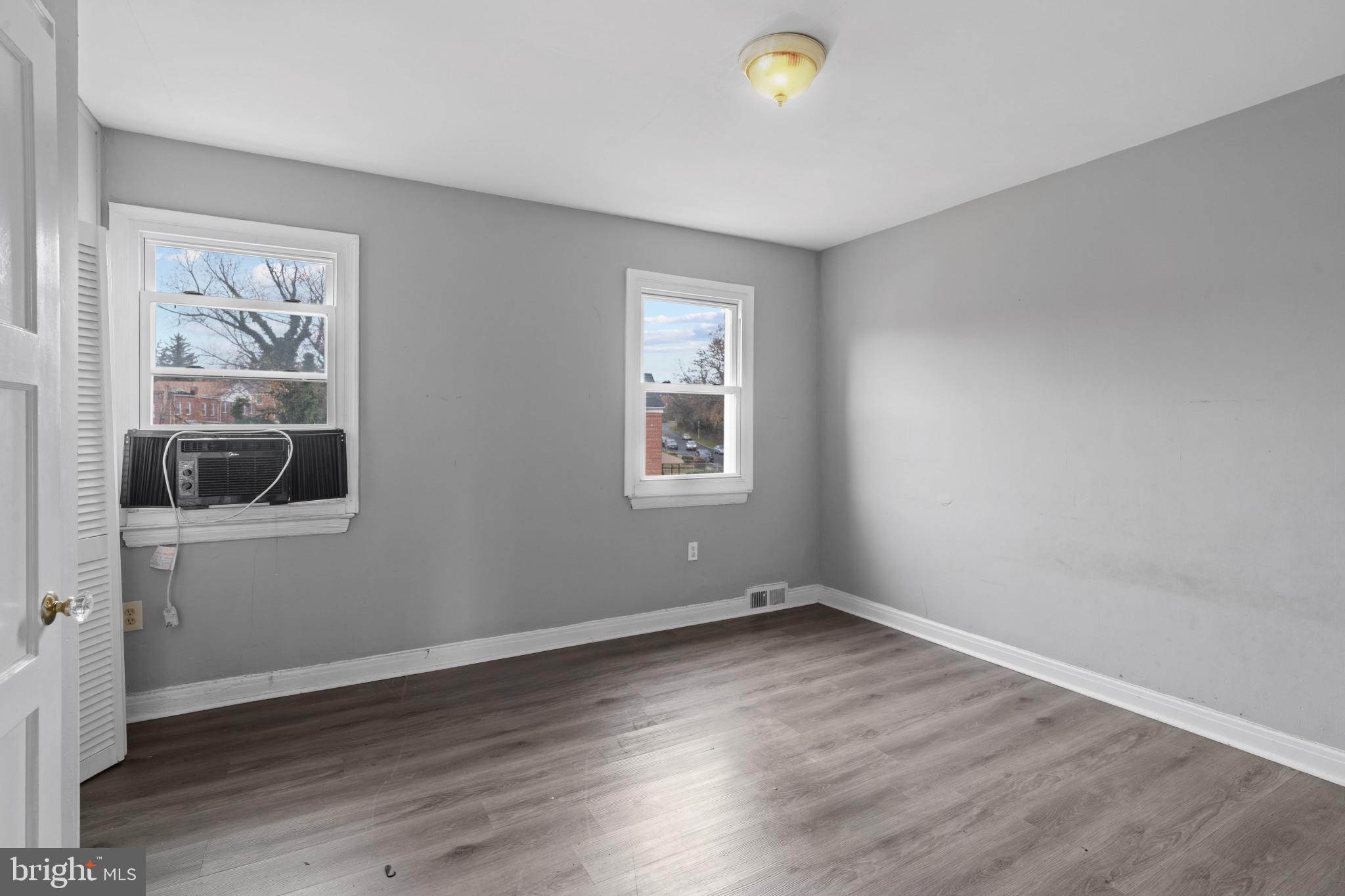 38 Hillvale Road Baltimore, MD 21229 - Photo 12 of 27 Primary bedroom