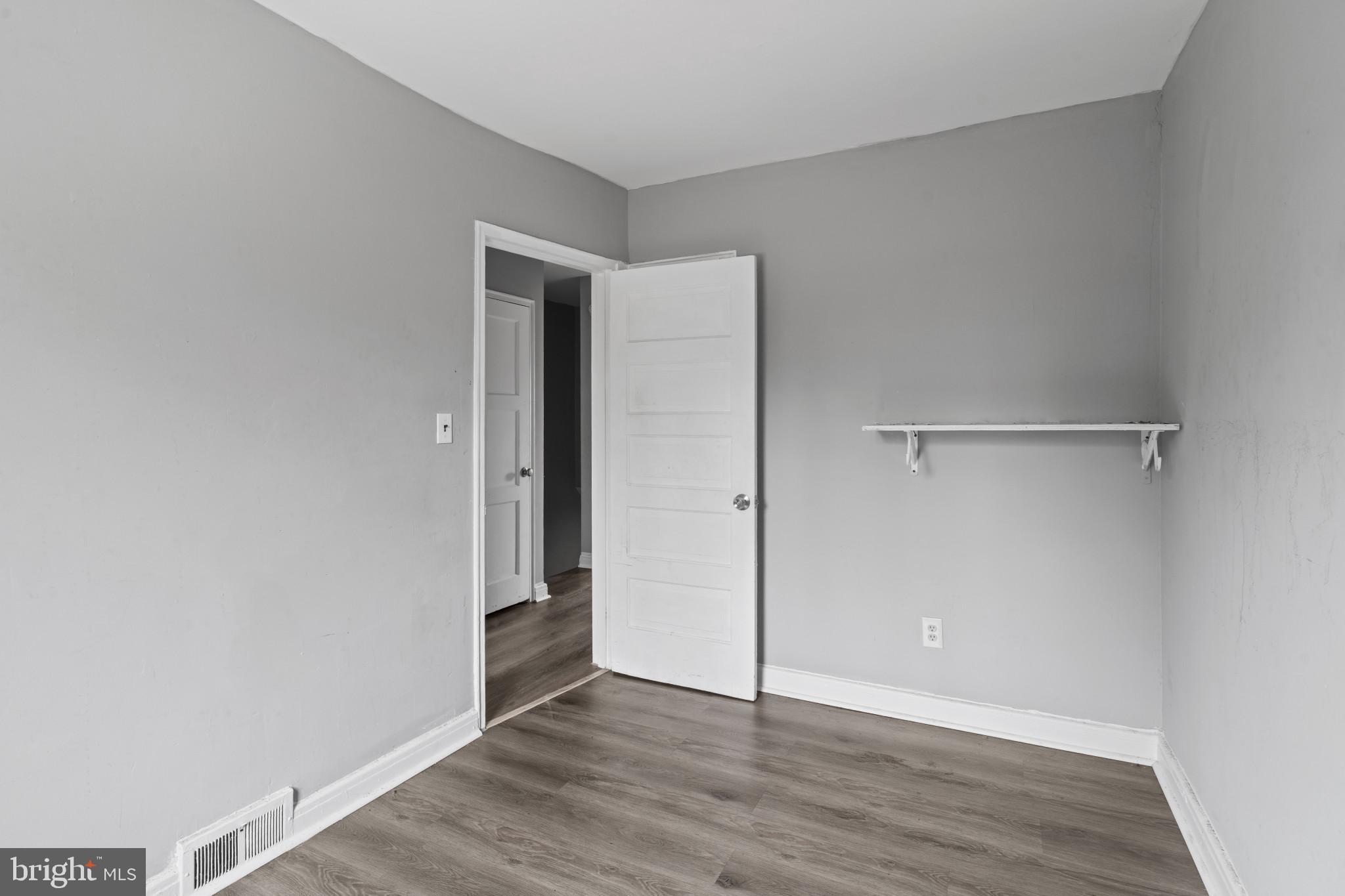 38 Hillvale Road Baltimore, MD 21229 - Photo 19 of 27 Third bedroom
