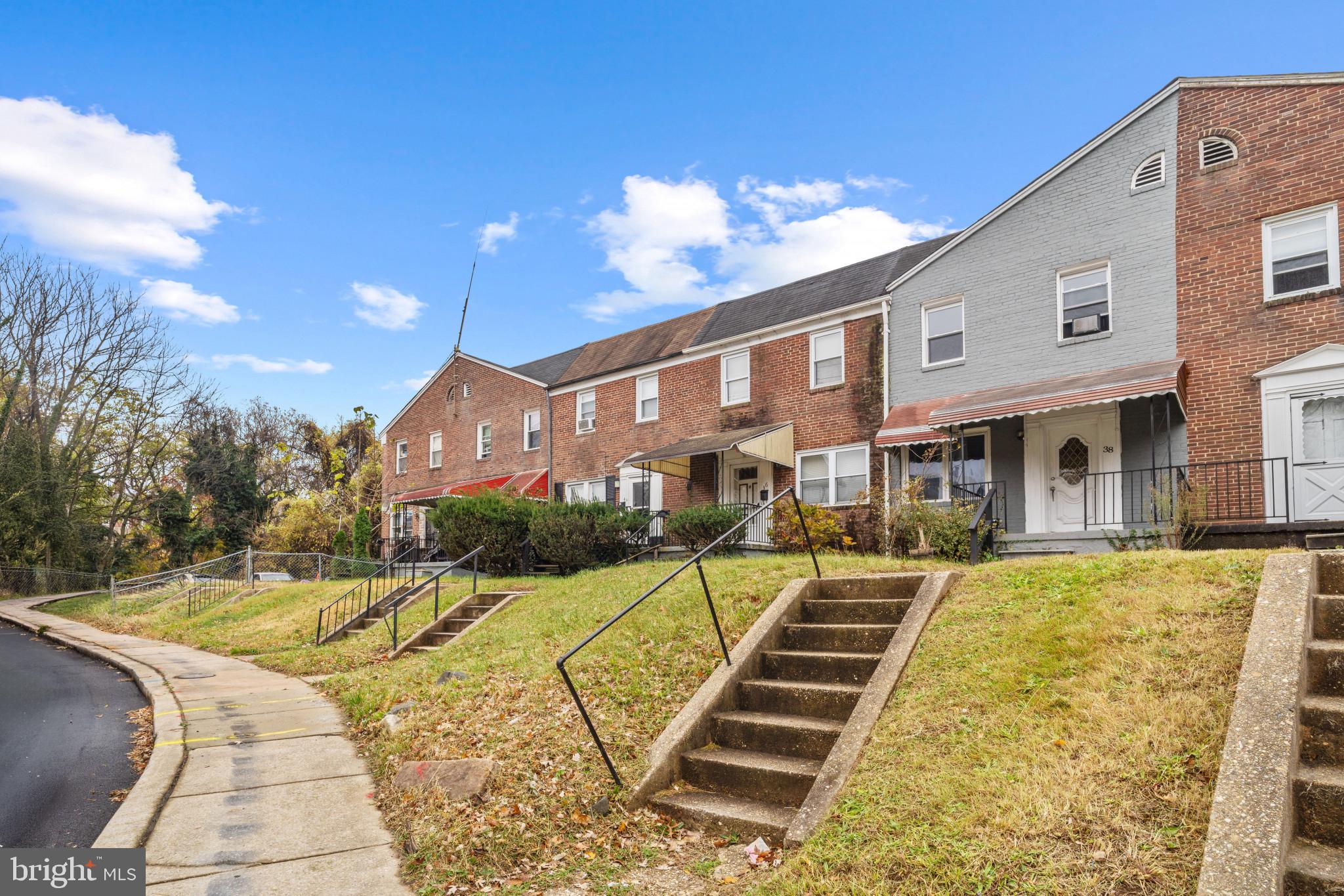 38 Hillvale Road Baltimore, MD 21229 - Photo 4 of 27 Front of home