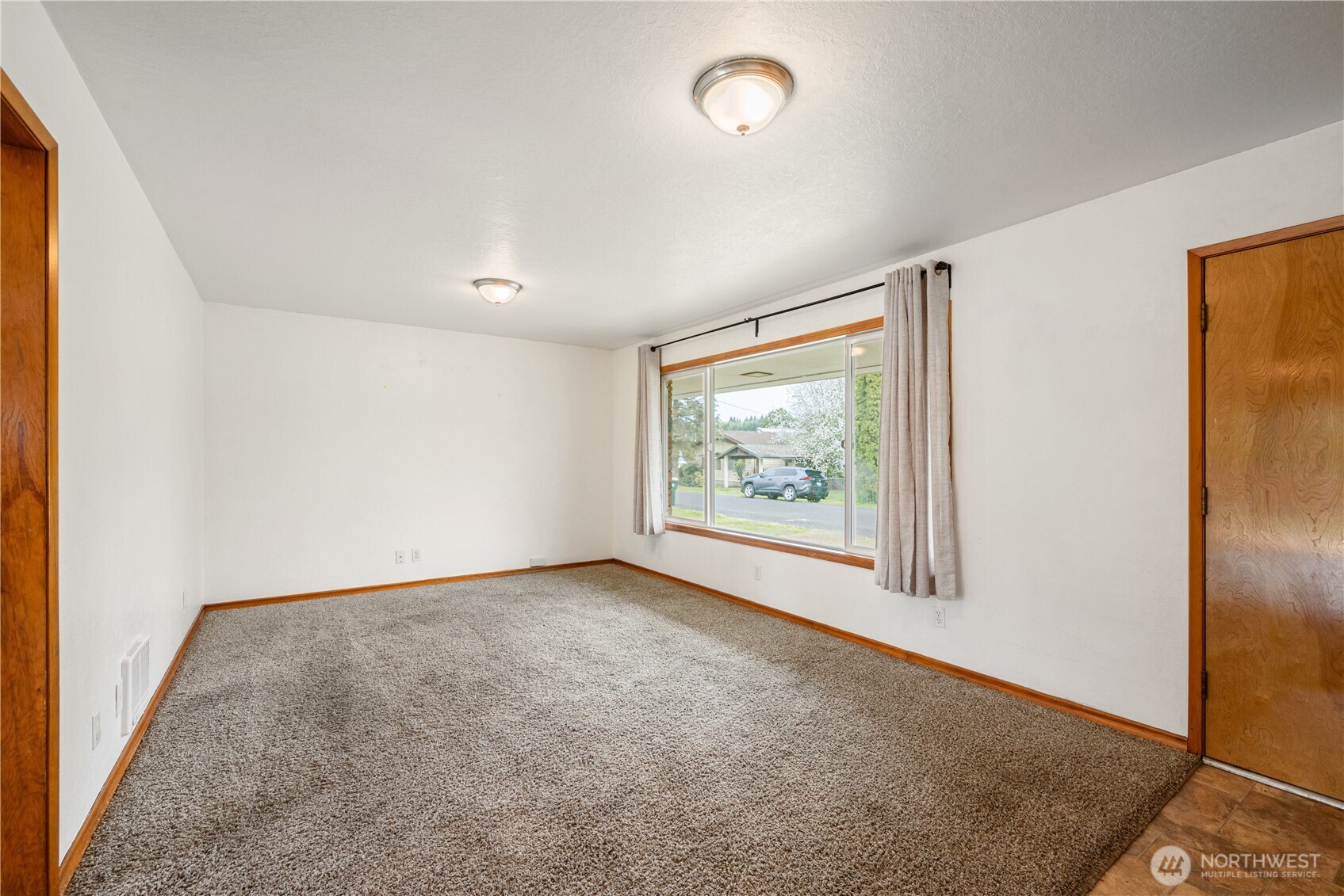 301 Cedar Street Toledo, WA 98591 - Photo 3 of 30