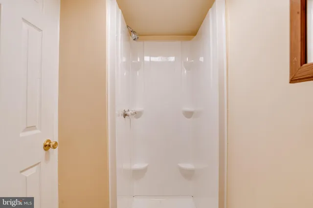 $2,400 | 5570 Channing Road, Baltimore, MD 21229