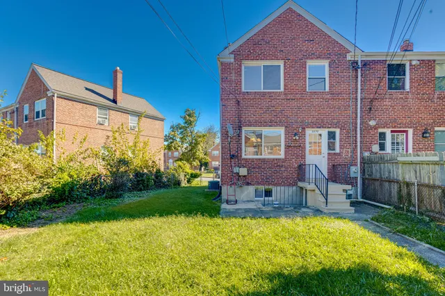 $2,400 | 5570 Channing Road, Baltimore, MD 21229