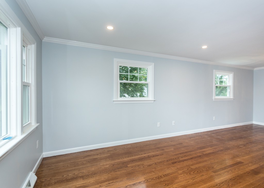 52 Oak Street Wellesley, MA 02482 - Photo 7 of 18