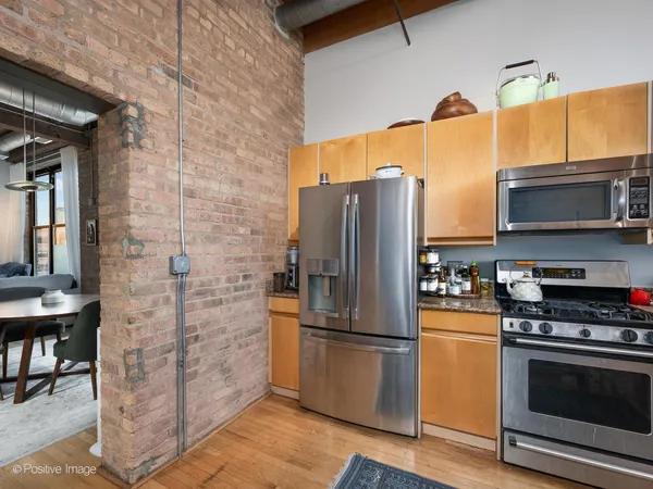 $899,000 | 1330 West Monroe Street, Unit 410, Chicago, IL 60607