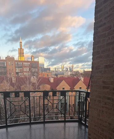 $899,000 | 1330 West Monroe Street, Unit 410, Chicago, IL 60607