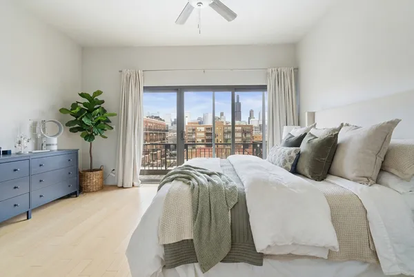 $899,000 | 1330 West Monroe Street, Unit 410, Chicago, IL 60607