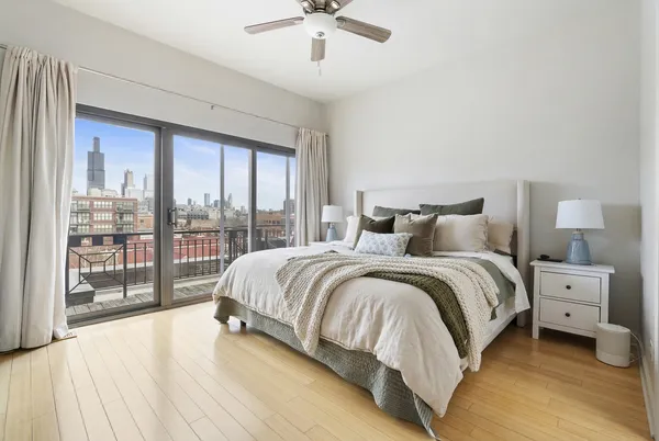 $899,000 | 1330 West Monroe Street, Unit 410, Chicago, IL 60607