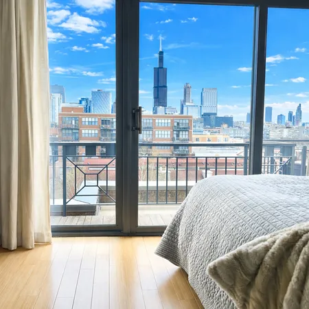 $899,000 | 1330 West Monroe Street, Unit 410, Chicago, IL 60607