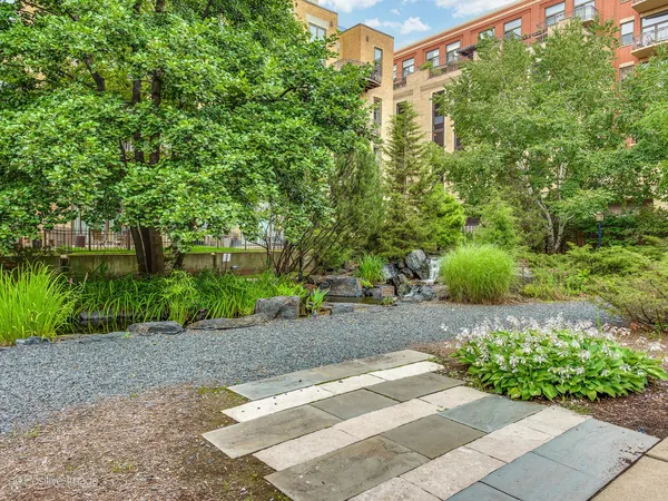 $899,000 | 1330 West Monroe Street, Unit 410, Chicago, IL 60607