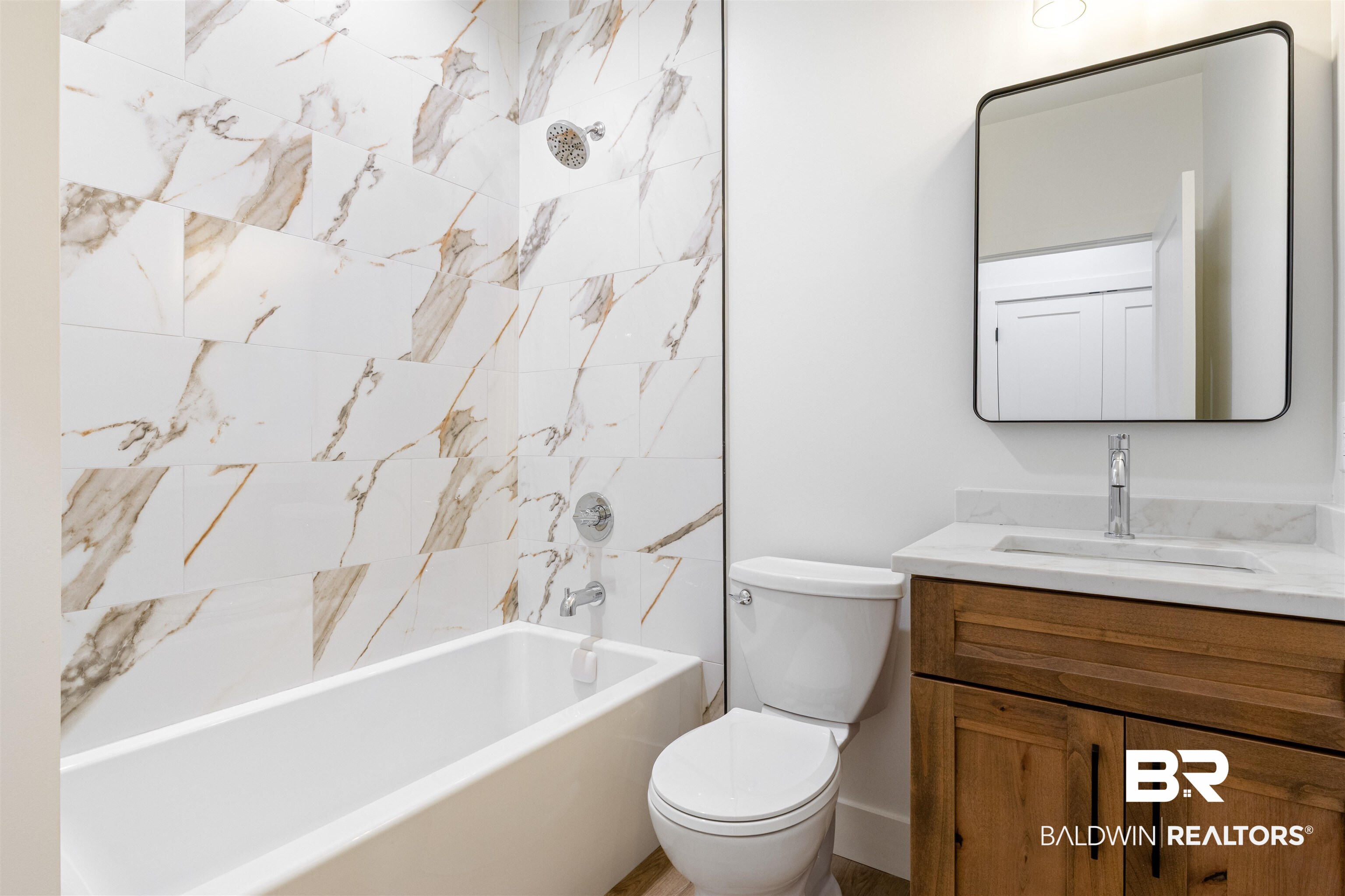 28310 Comstock Road Elberta, AL 36530 - Photo 38 of 60 Guest Bathroom -2