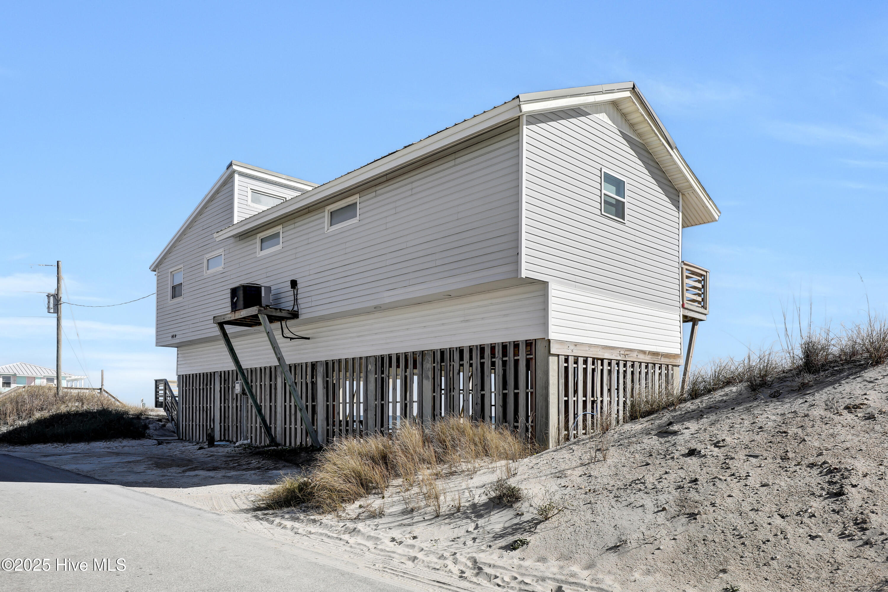 464 Topsail Road North Topsail Beach, NC 28460 - Photo 3 of 39 6G8A5496