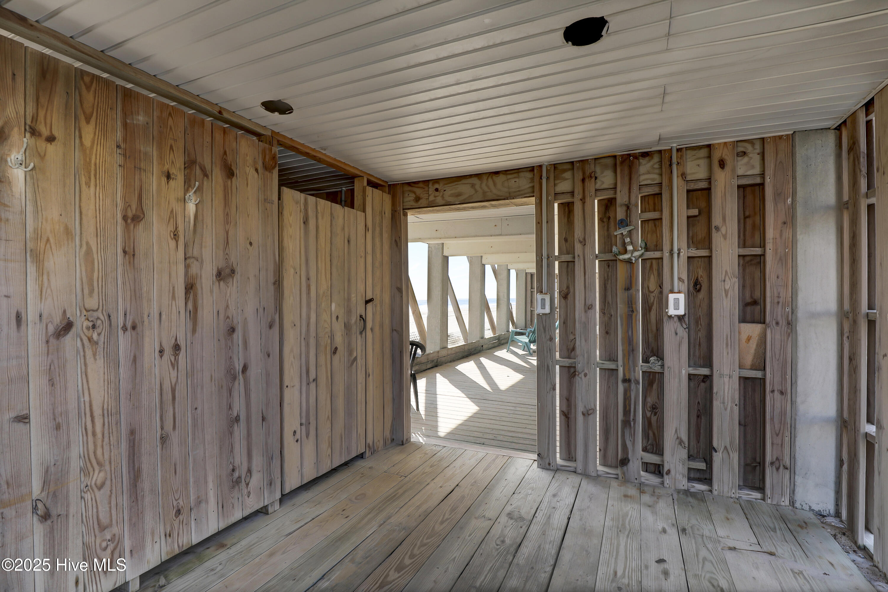 464 Topsail Road North Topsail Beach, NC 28460 - Photo 5 of 39 6G8A5502