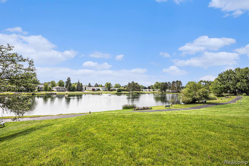 2882 Skylark Street Rochester Hills, MI 48309 - Photo 15 of 16