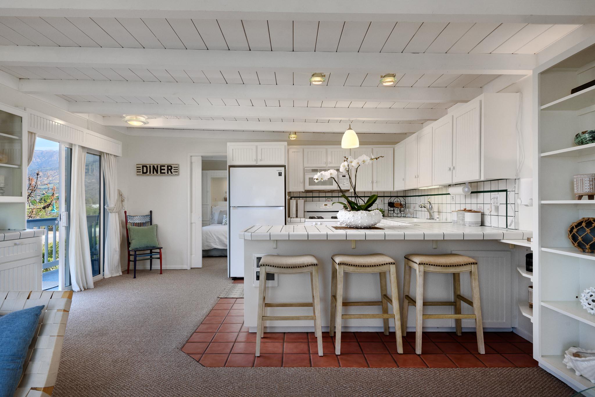 4709 Sandyland Road, Unit 4 Carpinteria, CA 93013 - Photo 14 of 29 ViewTowardKitchenNew