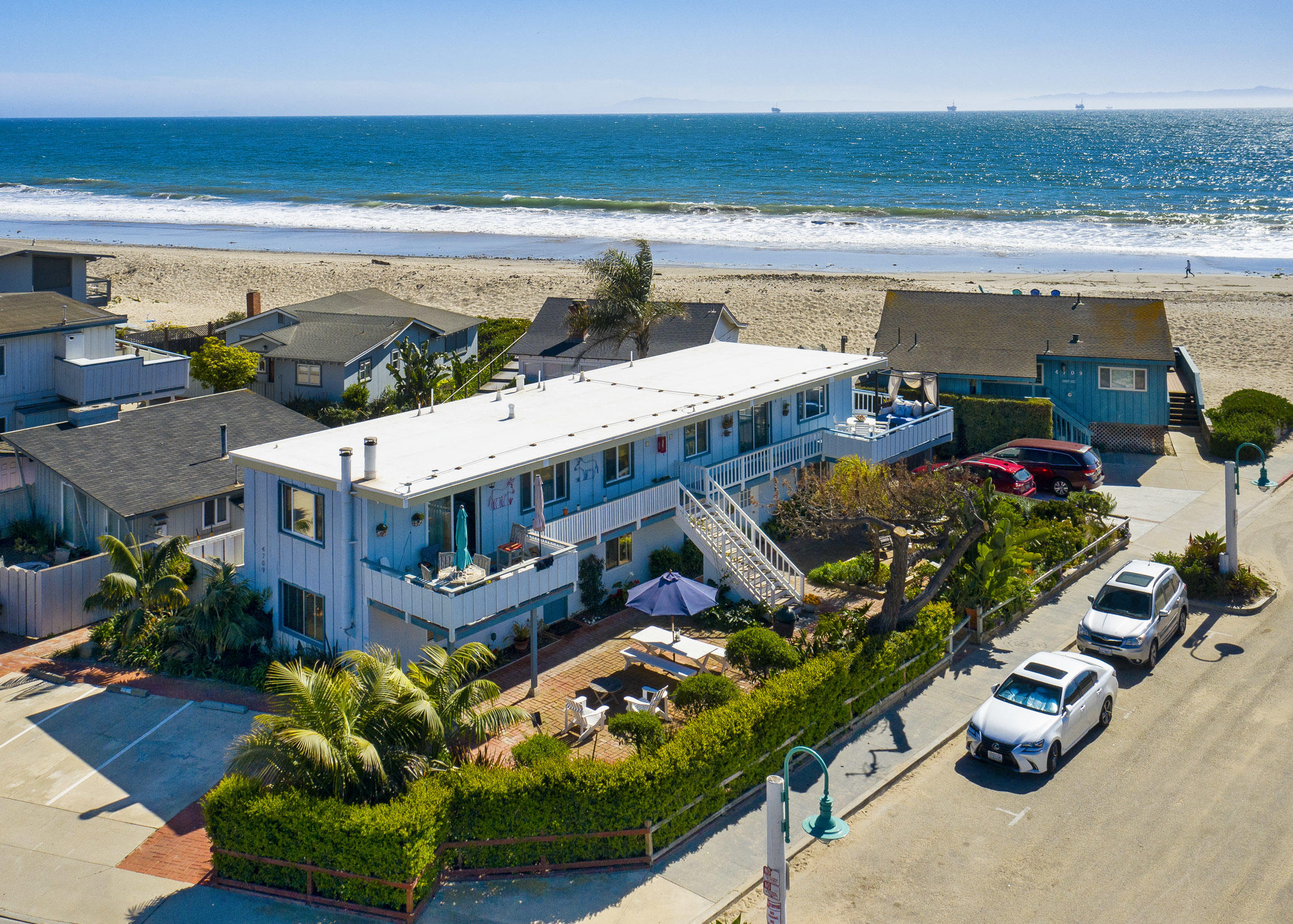 4709 Sandyland Road, Unit 4 Carpinteria, CA 93013 - Photo 17 of 29 Fabulous local vibe