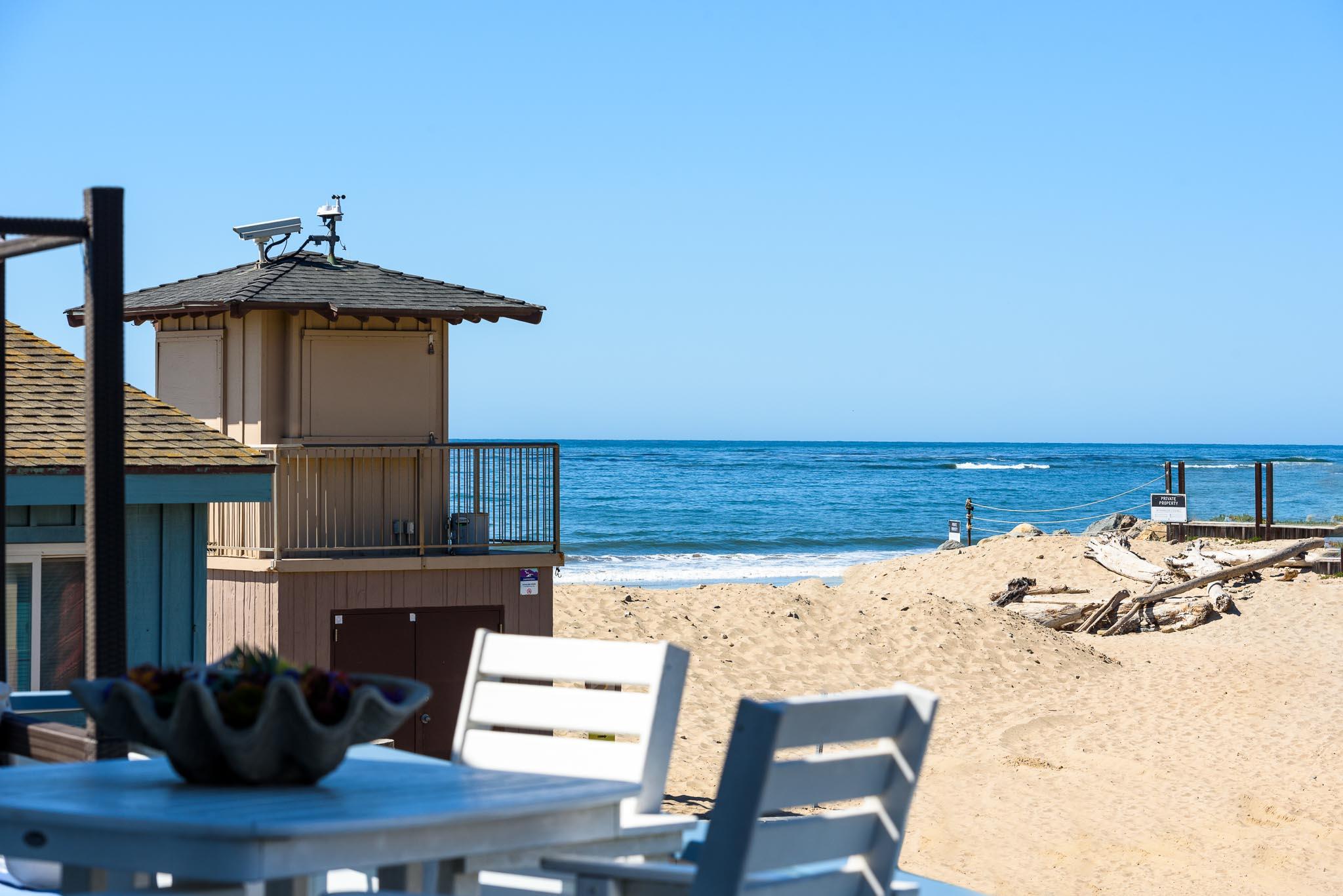 4709 Sandyland Road, Unit 4 Carpinteria, CA 93013 - Photo 21 of 29 Dining al fresco