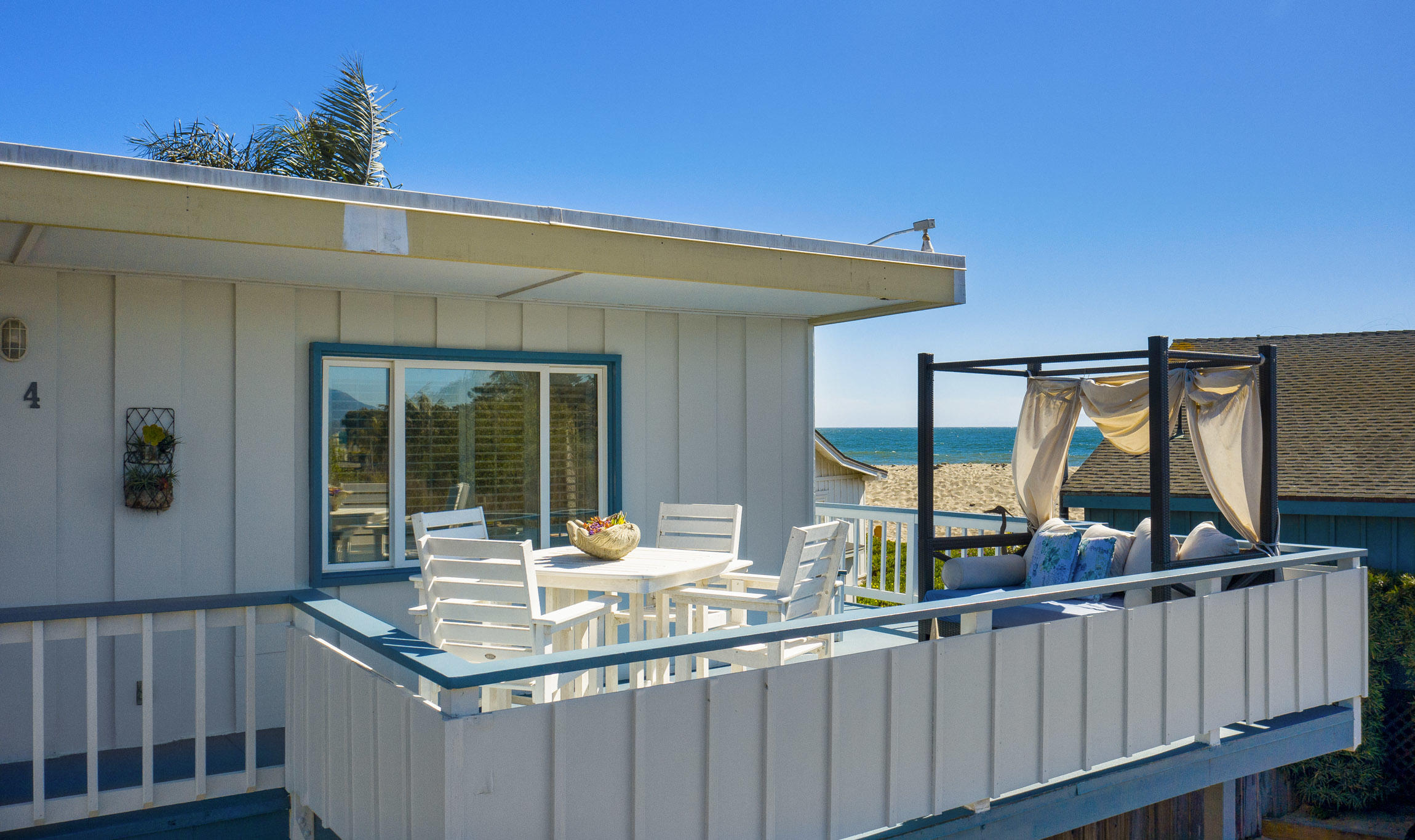4709 Sandyland Road, Unit 4 Carpinteria, CA 93013 - Photo 5 of 29 Wrap around balcony