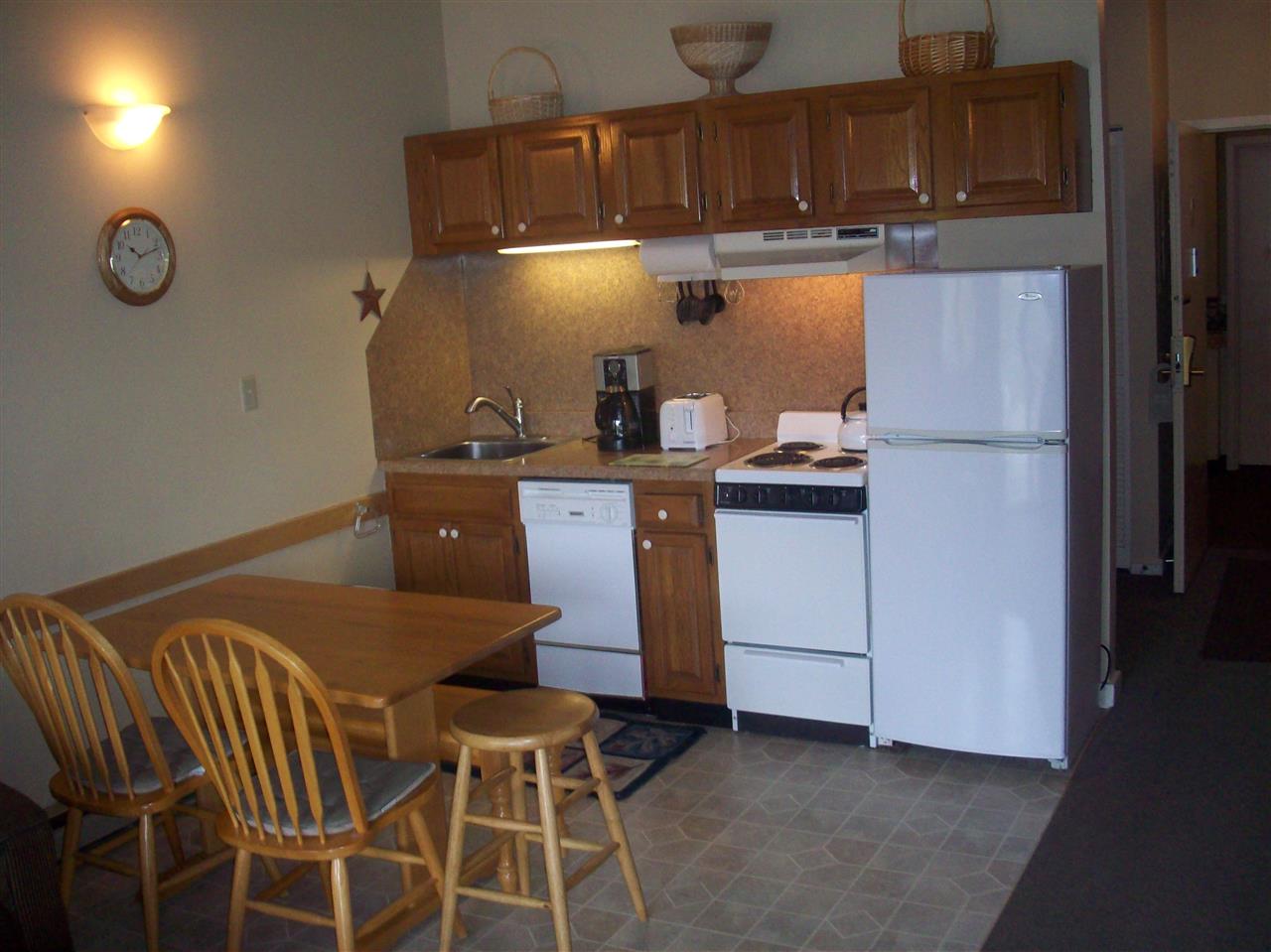 36 Lodge Road, Unit A 301 Lincoln, NH 03251 - Photo 7 of 19