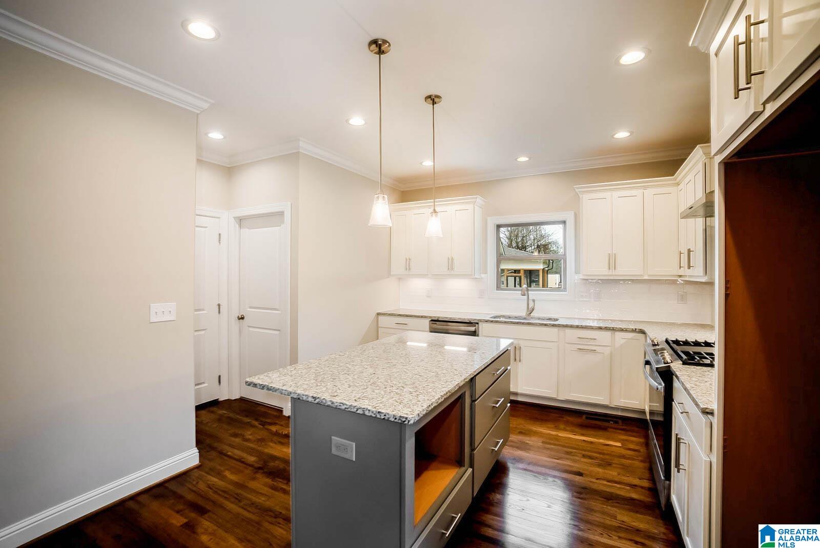 1484 Vines Way Birmingham, AL 35243 - Photo 6 of 39