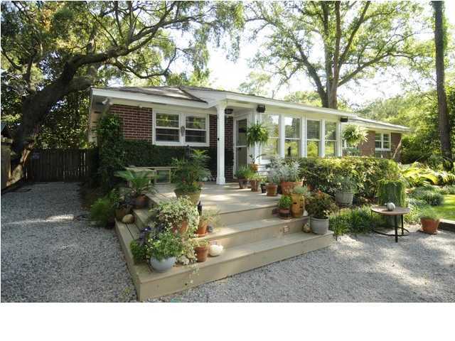 1140 Wyndham Road Charleston, SC 29412 - Photo 1 of 4 Primary Photo
