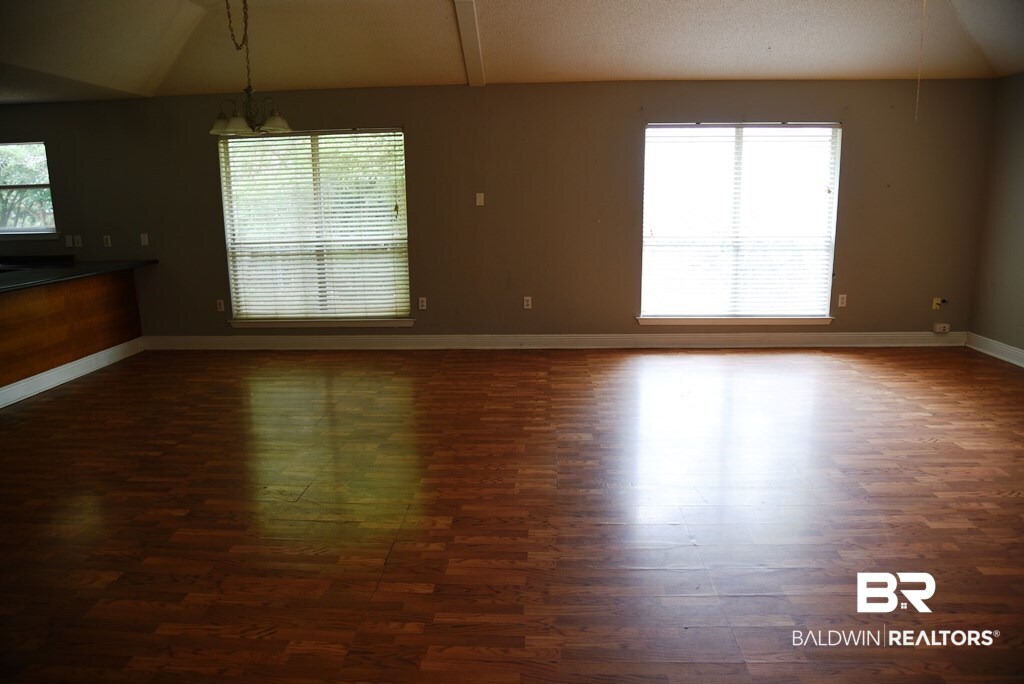 561 Stuart Street Daphne, AL 36526 - Photo 5 of 16 Gallery Image 5