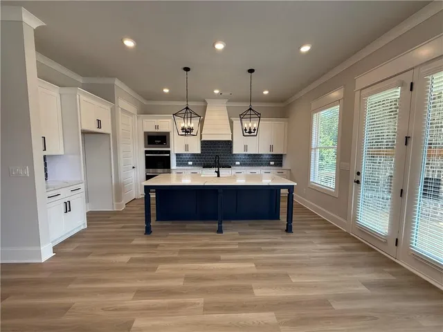 $769,900 | 5613 Meadow View Drive, Jefferson, GA 30549