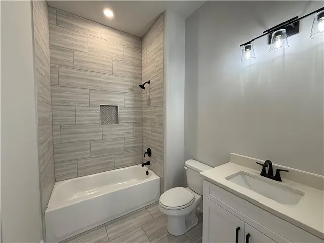 $769,900 | 5613 Meadow View Drive, Jefferson, GA 30549