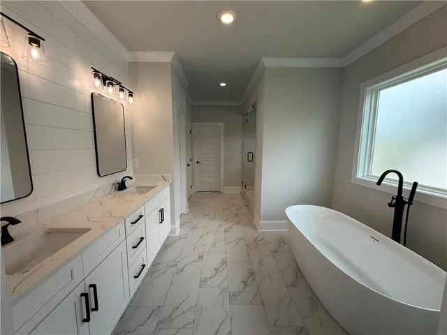 $769,900 | 5613 Meadow View Drive, Jefferson, GA 30549