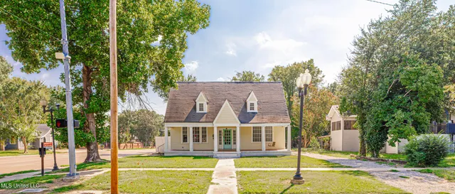 $375,000 | 604 South Main Street, Greenville, MS 38701