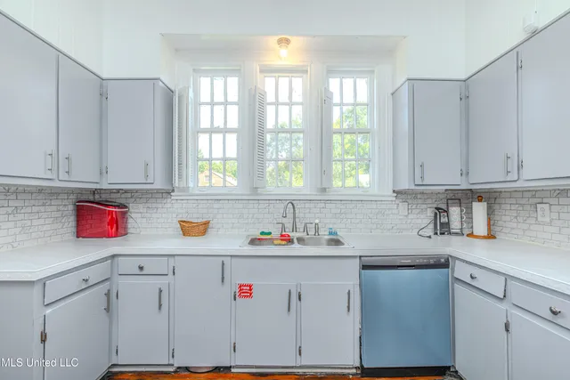 $375,000 | 604 South Main Street, Greenville, MS 38701