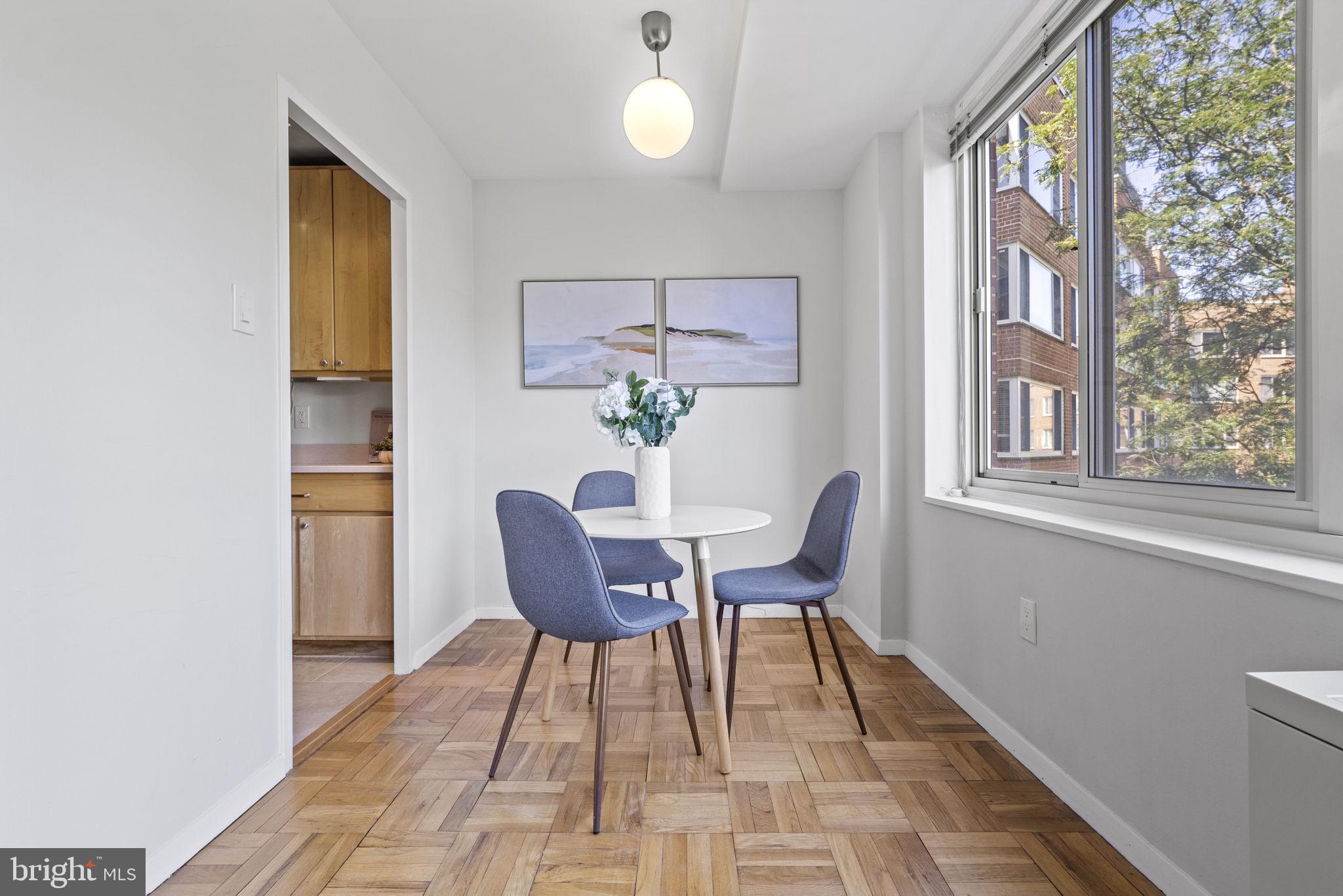 4000 Tunlaw Road Northwest, Unit 905 Washington, DC 20007 - Photo 6 of 17 Dining Area
