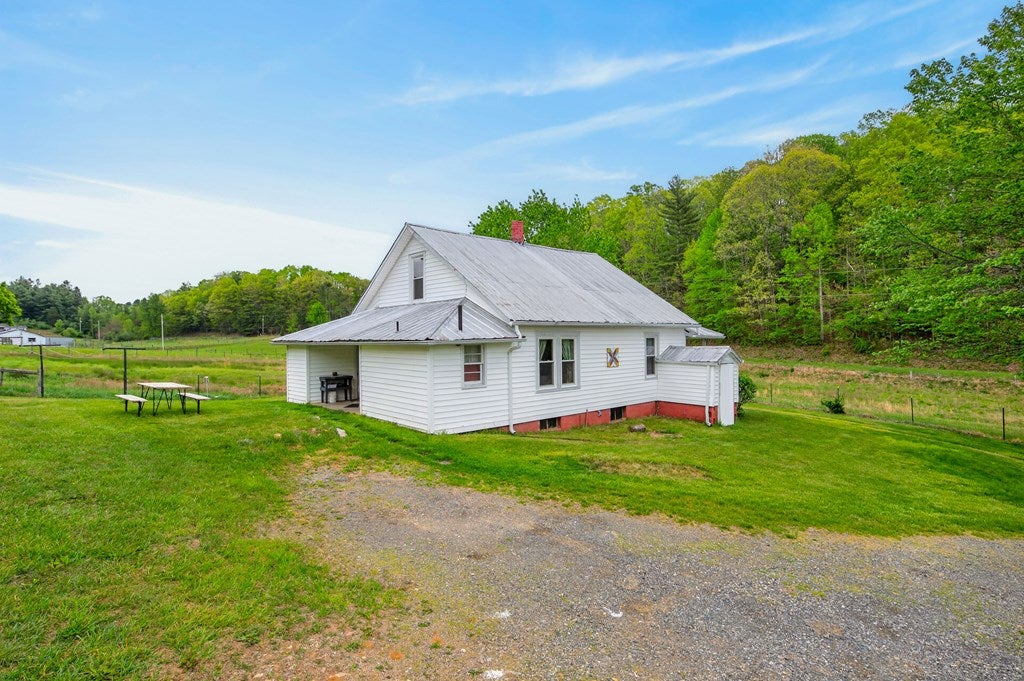 622 Soapstone Road Galax, VA 24333 - Photo 63 of 68 Gallery Image 63